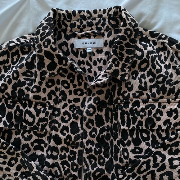 John + Jenn Pink Leopard Cropped Jacket - Picture 5 of 5